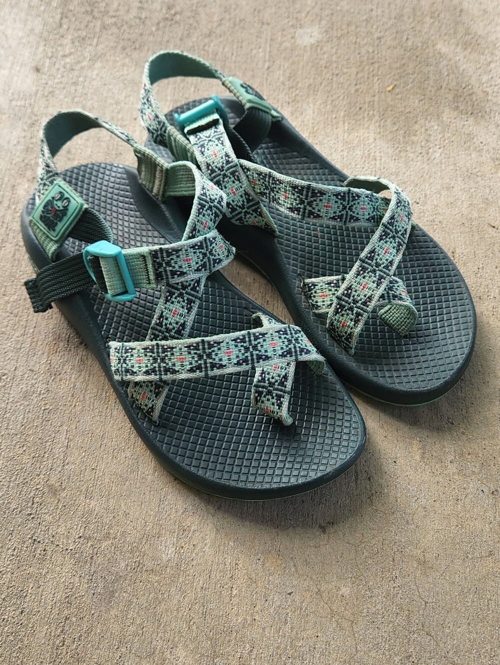 Chaco Womens Lotus Pine Chaco Z2 size 6